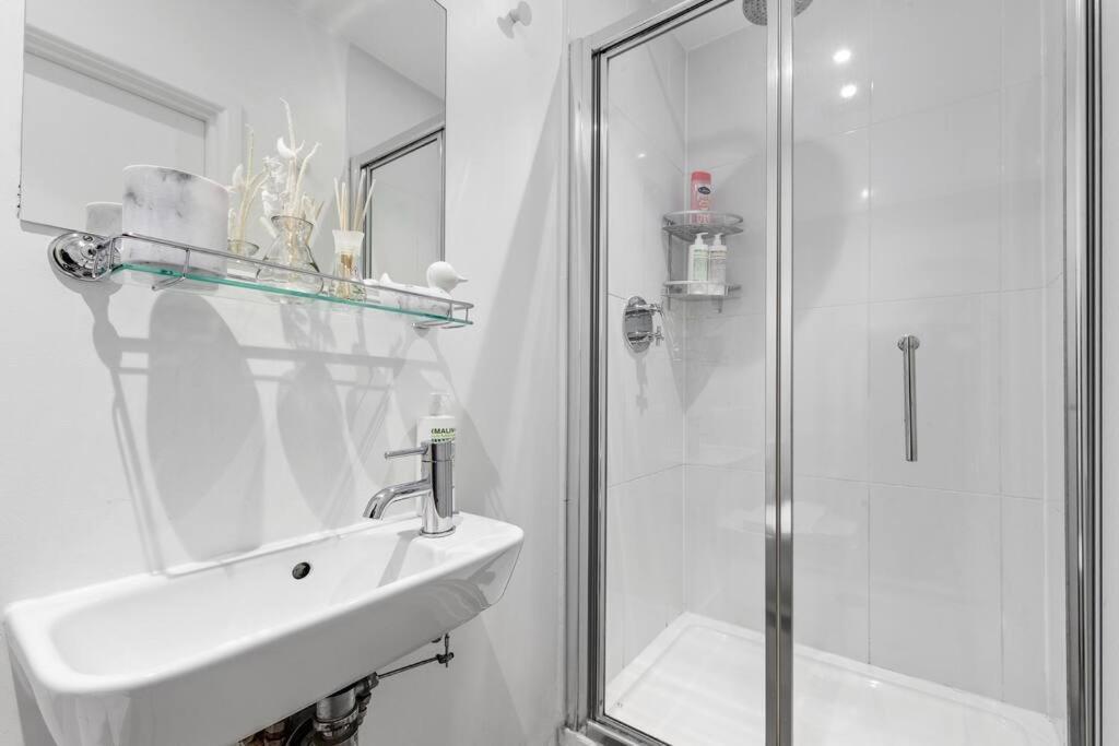 Апартаменты Stylish Sleep6 Flat At Iconic Piccadilly Circusvr6 Лондон Экстерьер фото